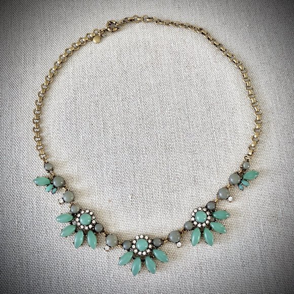 J. Crew Vintage Statement Necklace in Green - Picture 1 of 5